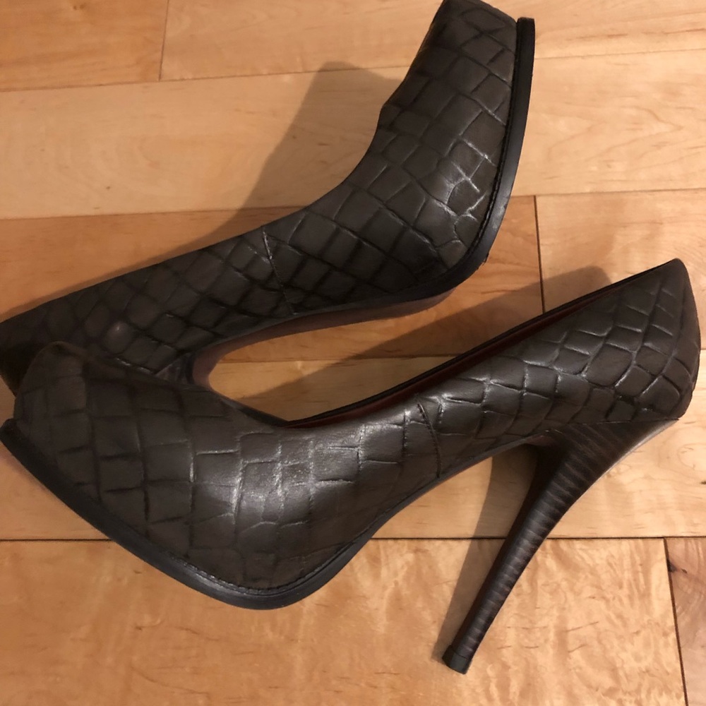 Luxury Rebel Safari women heels. Gently used. 10